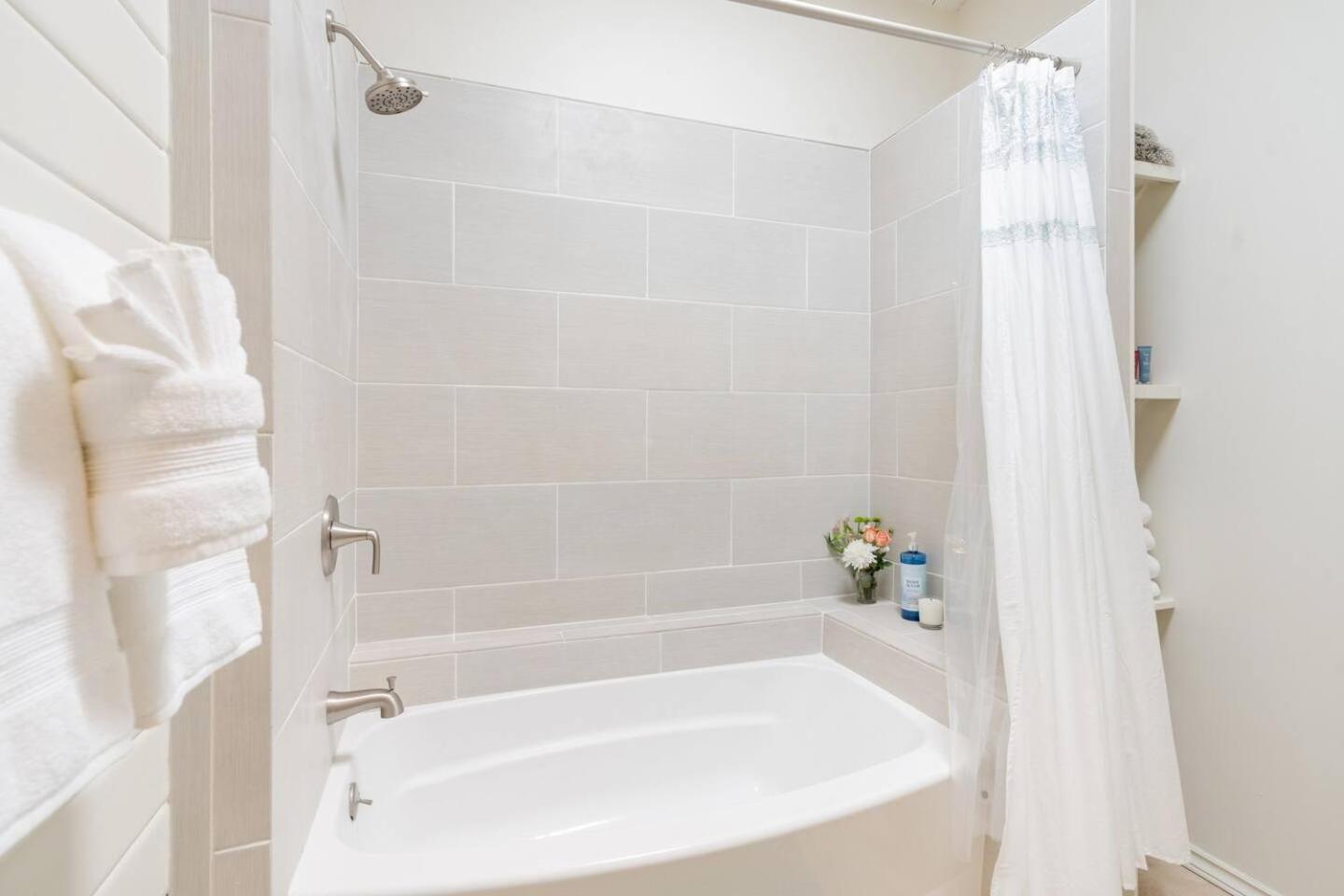 North Shore Garden Suite Хейлева Екстериор снимка
