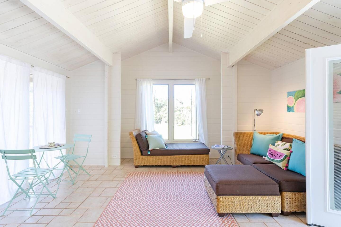 North Shore Garden Suite Хейлева Екстериор снимка